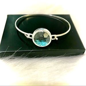 SILVER TONED BRACELET WITH BEAUTIFUL AQUA GEMS PIECES